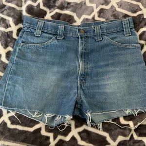 Vintage cut off Levi’s shorts orange tag